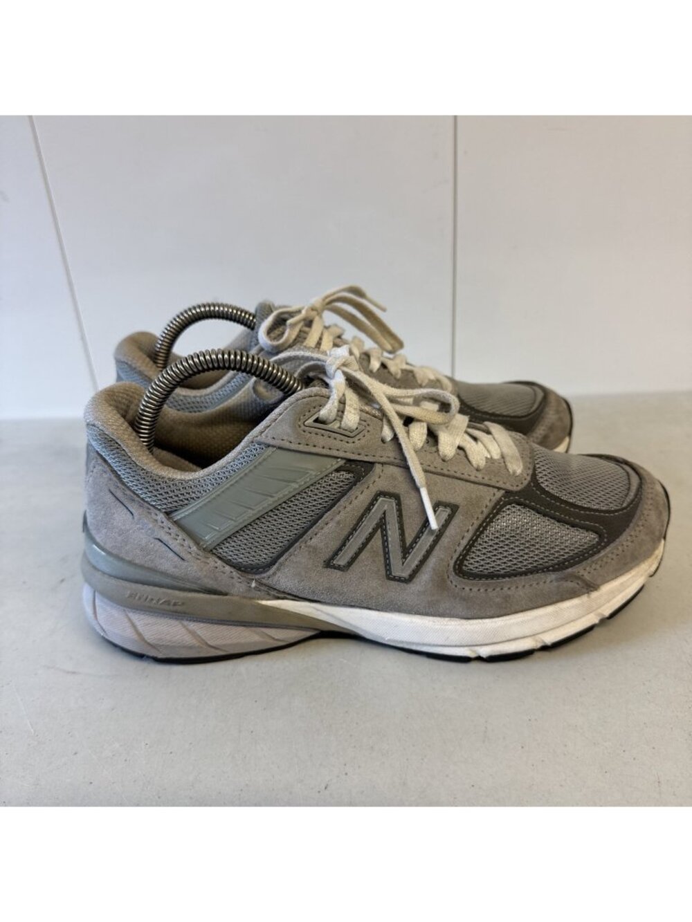 New‎ Balance 990v5 Men's Size 7 Grey Made in USA Suede Shoes Sneakers M990GL5